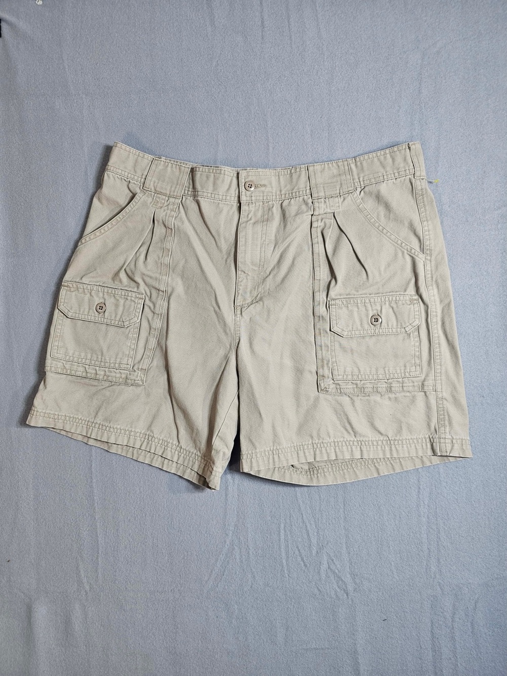#230 Cabela’s Men’s Khaki Cargo Shorts – Size 38